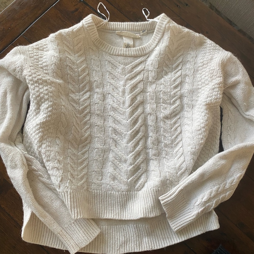 Cream H&M cropped sweater size small